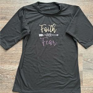 Women’s Mid-Sleeve Faith over Fear shirt Size Large